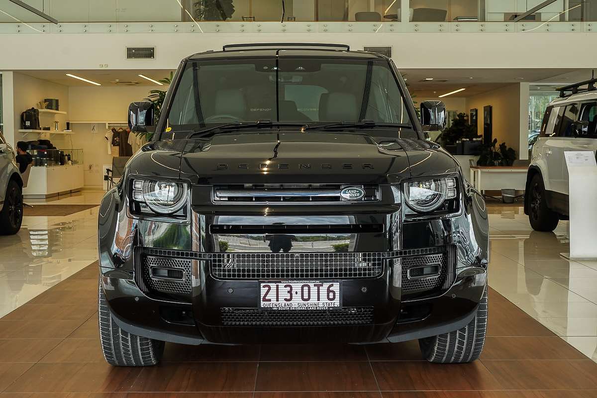 2024 Land Rover Defender 110 P400e X-Dynamic SE L663