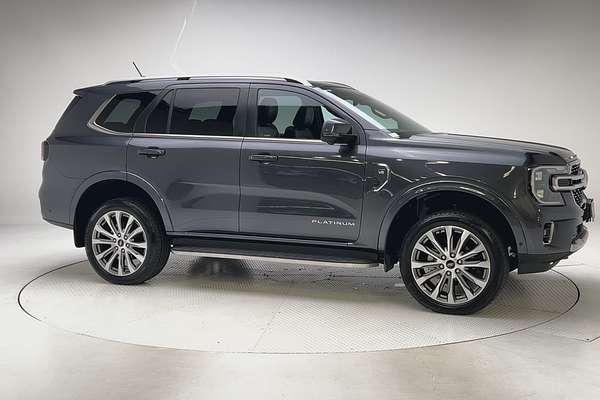 2023 Ford Everest Platinum 3.0L thumb-3