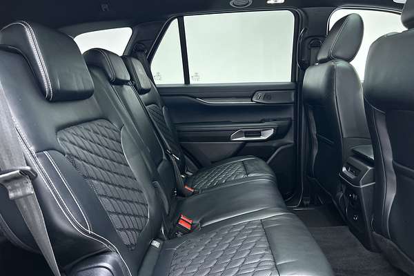 2023 Ford Everest Platinum 3.0L thumb-11