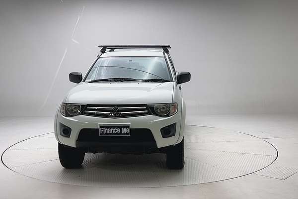 2014 Mitsubishi Triton GLX MN 4X4 thumb-2