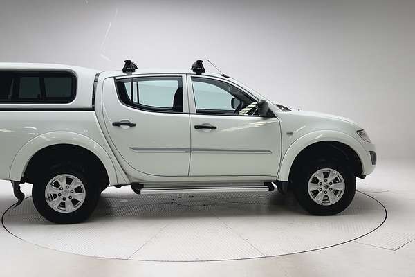 2014 Mitsubishi Triton GLX MN 4X4 thumb-8