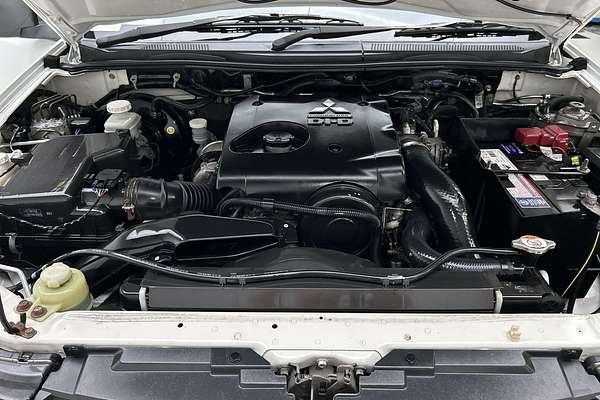 2014 Mitsubishi Triton GLX MN 4X4 thumb-10