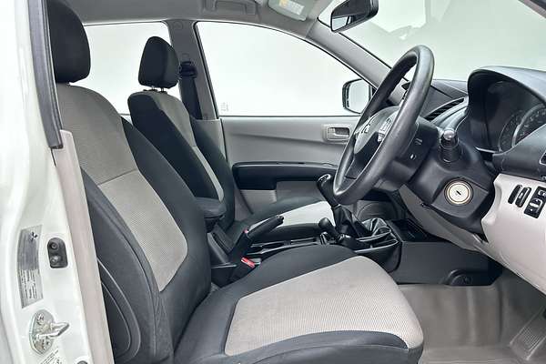 2014 Mitsubishi Triton GLX MN 4X4 thumb-12