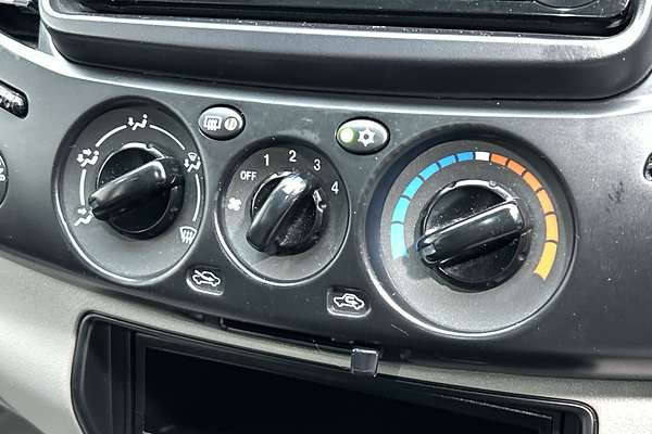 2014 Mitsubishi Triton GLX MN 4X4 thumb-16