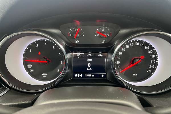 2018 Holden Commodore RS ZB thumb-13