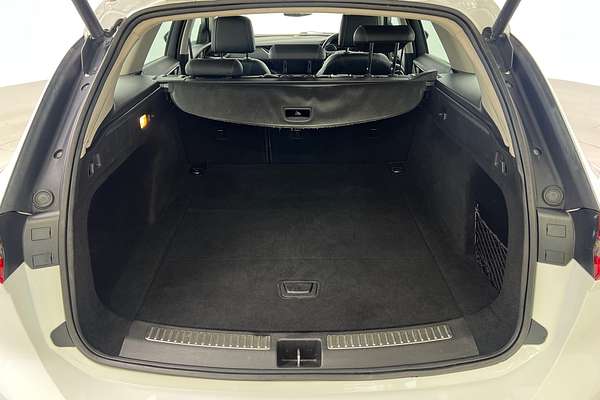 2018 Holden Commodore RS ZB thumb-17