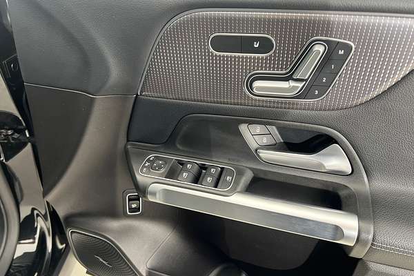 2020 Mercedes-Benz GLB-Class GLB250 X247 thumb-9