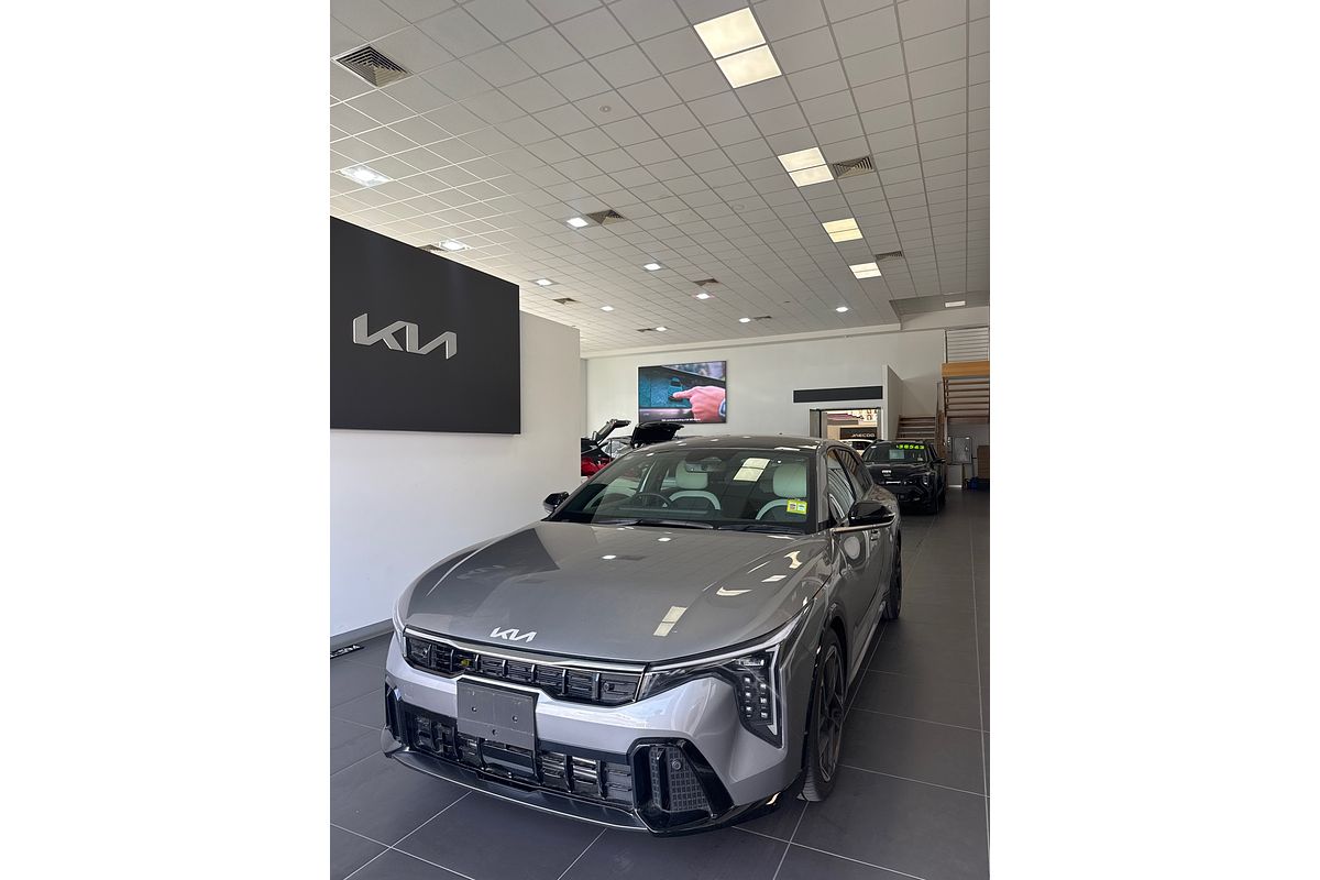 2025 Kia K4 GT-Line CL4m