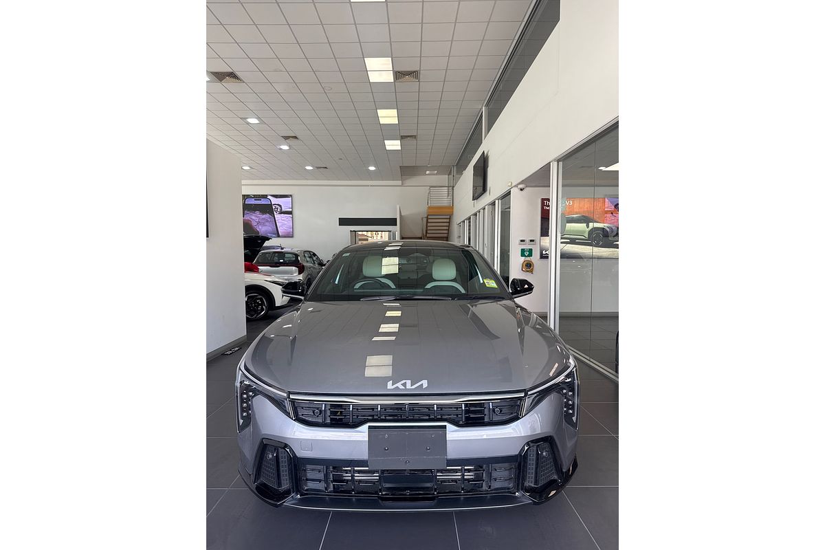 2025 Kia K4 GT-Line CL4m