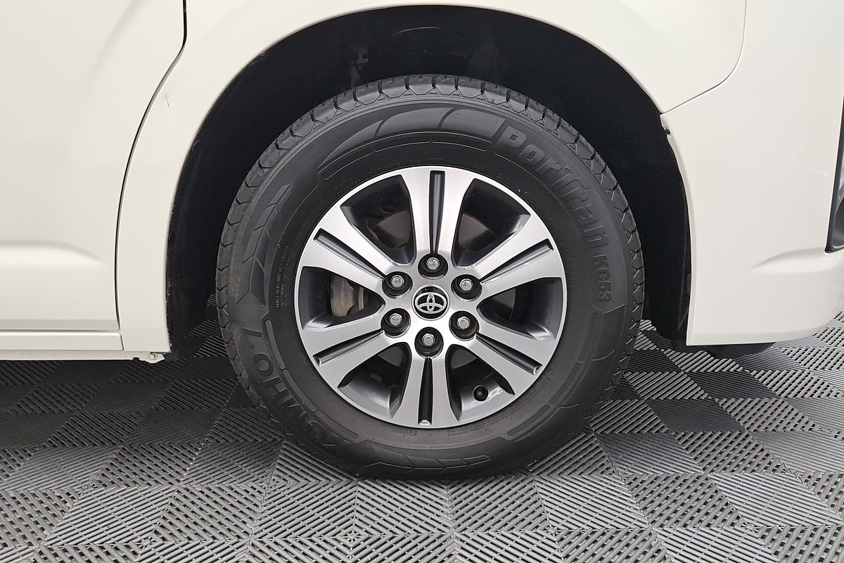 2020 Toyota Hiace Commuter GL GDH322R ELWB High Roof