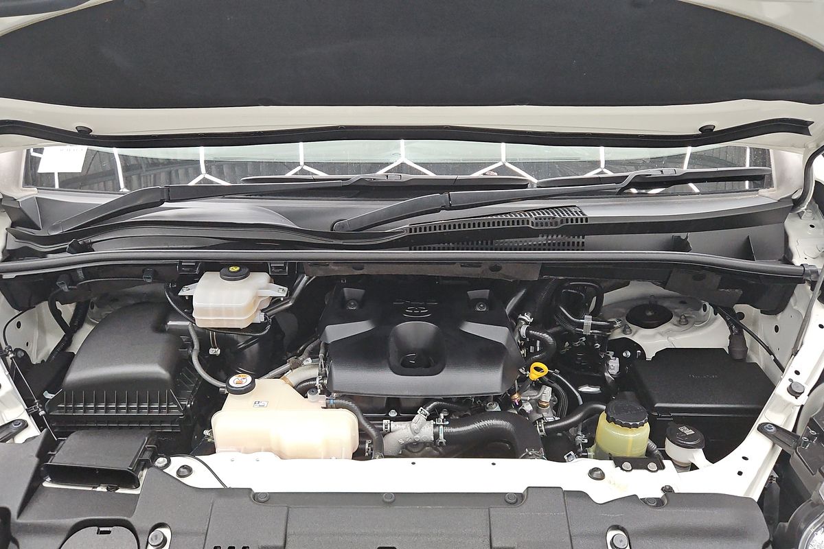 2020 Toyota Hiace Commuter GL GDH322R ELWB High Roof