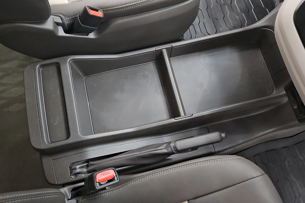 2020 Toyota Hiace Commuter GL GDH322R ELWB High Roof