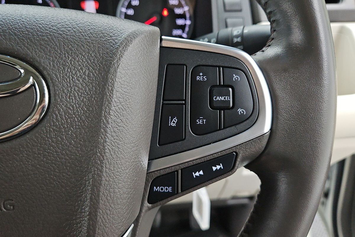 2020 Toyota Hiace Commuter GL GDH322R ELWB High Roof