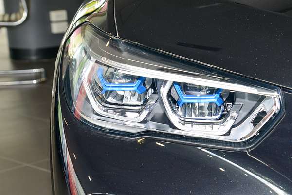 2022 BMW X5 M50i G05 thumb-1
