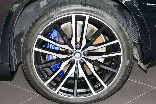 2022 BMW X5 M50i G05 thumb-3