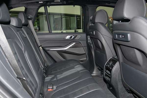2022 BMW X5 M50i G05 thumb-8