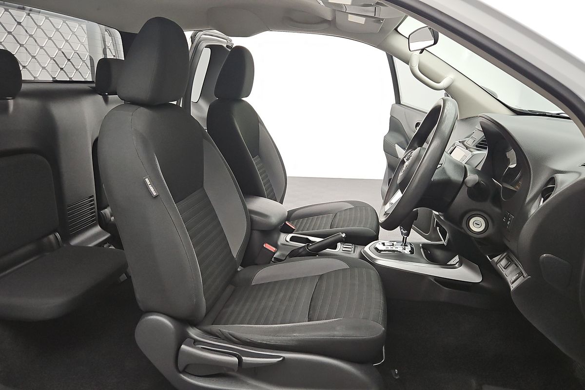2021 Nissan Navara SL D23 Rear Wheel Drive