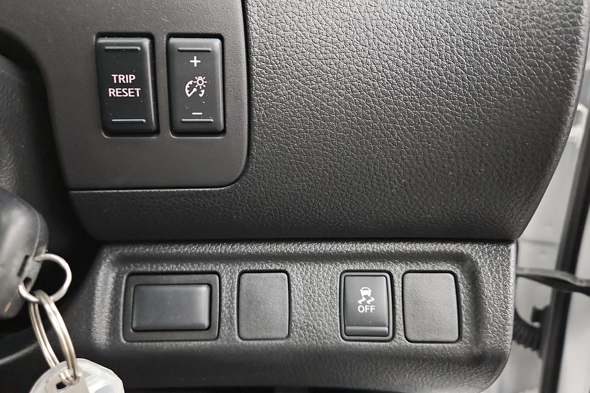 2021 Nissan Navara SL D23 Rear Wheel Drive