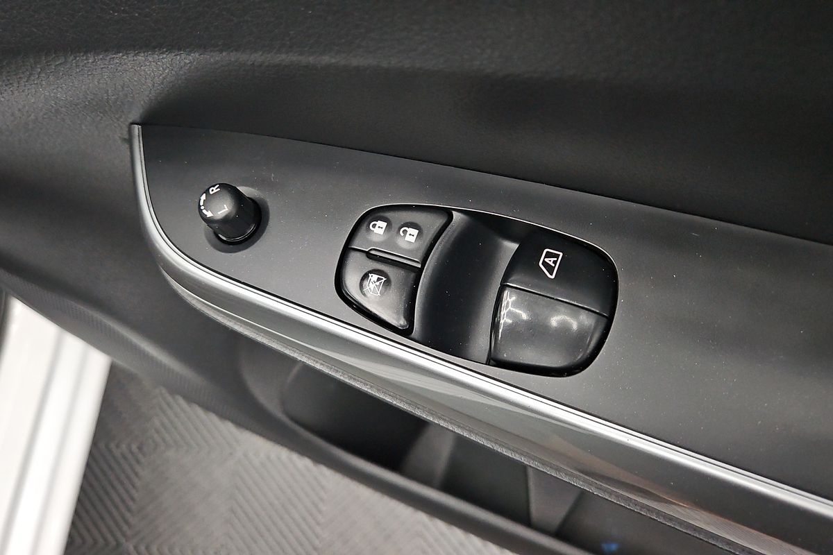 2021 Nissan Navara SL D23 Rear Wheel Drive