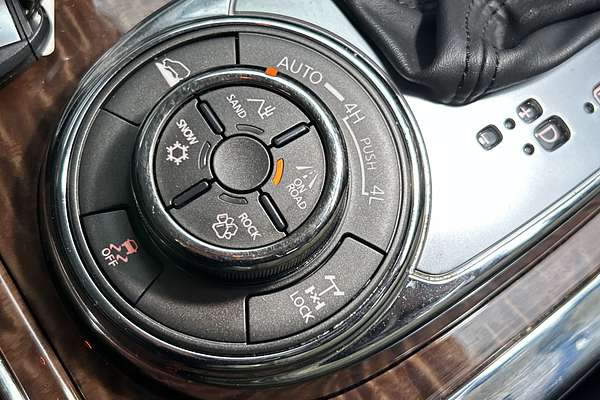 2023 Nissan Patrol Ti Y62 thumb-16