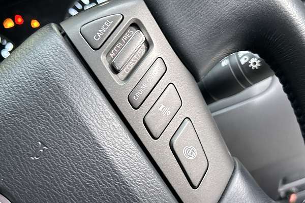 2023 Nissan Patrol Ti Y62 thumb-17