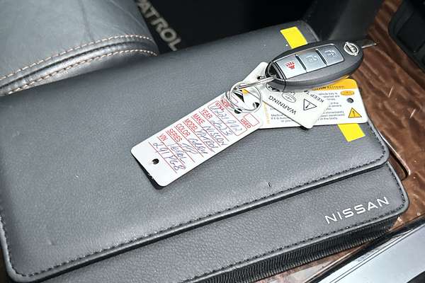 2023 Nissan Patrol Ti Y62 thumb-22