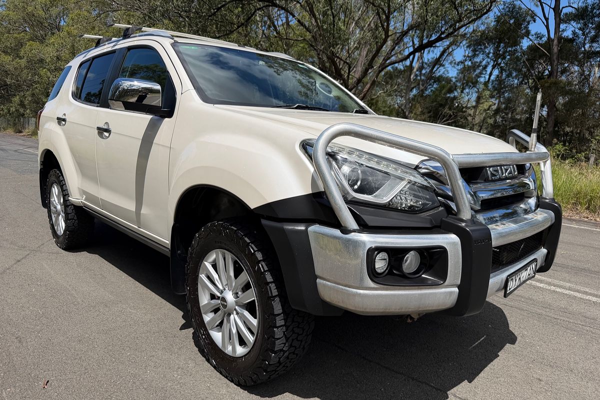 2018 Isuzu MU-X LS-T