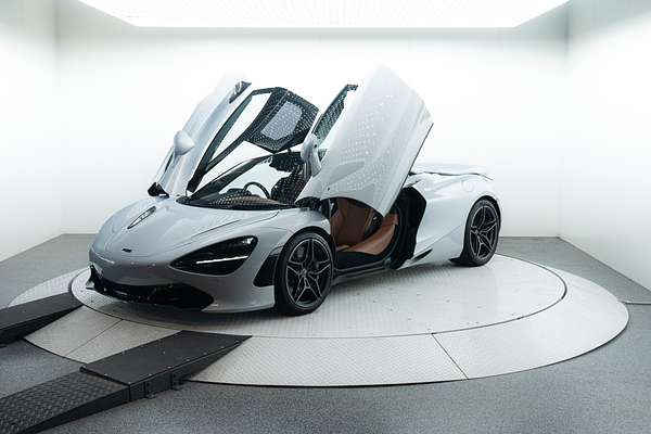 2017 McLaren 720S Luxury P14