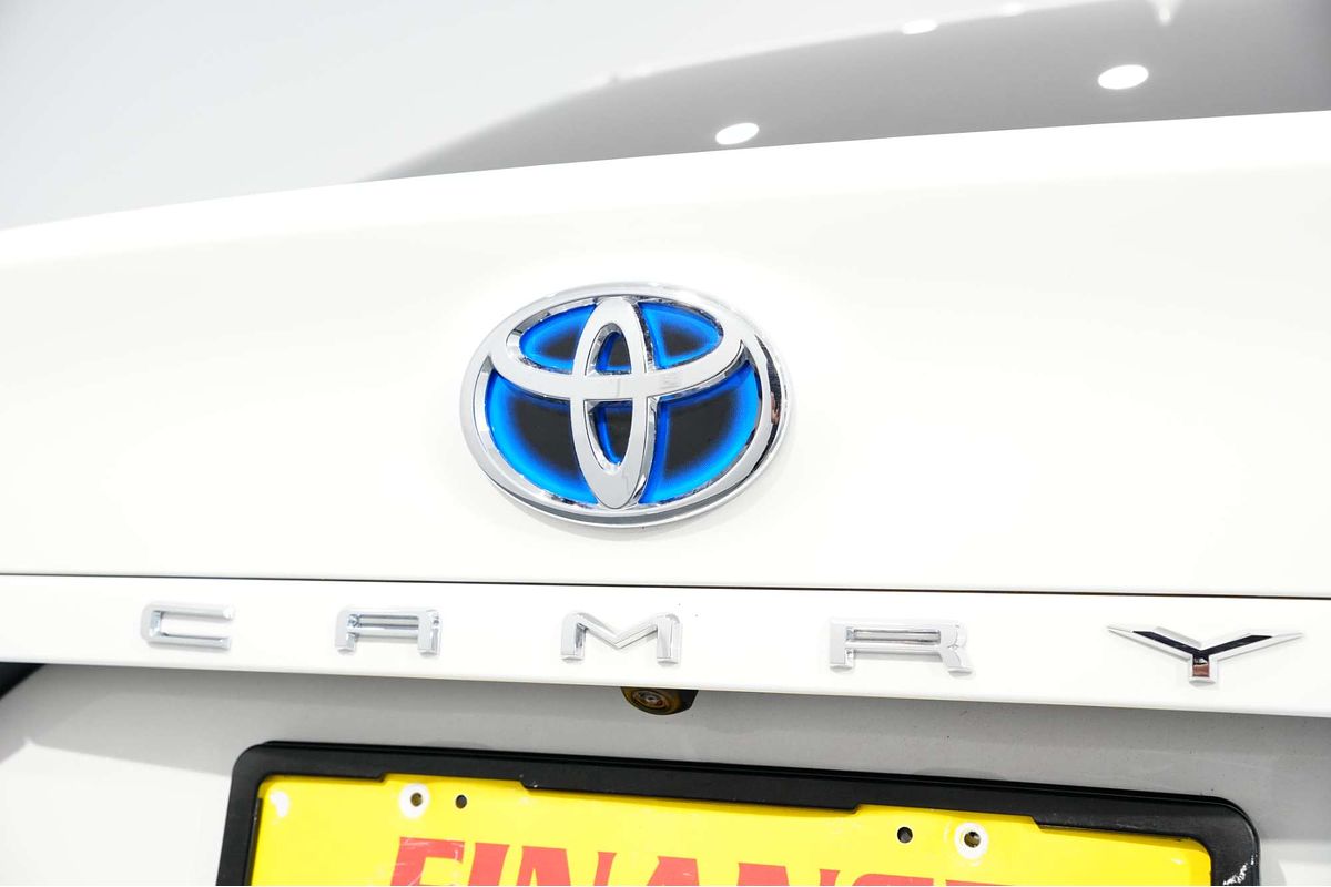 2022 Toyota Camry Ascent AXVH70R