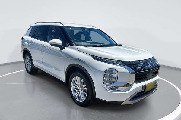 2023 Mitsubishi Outlander LS ZM