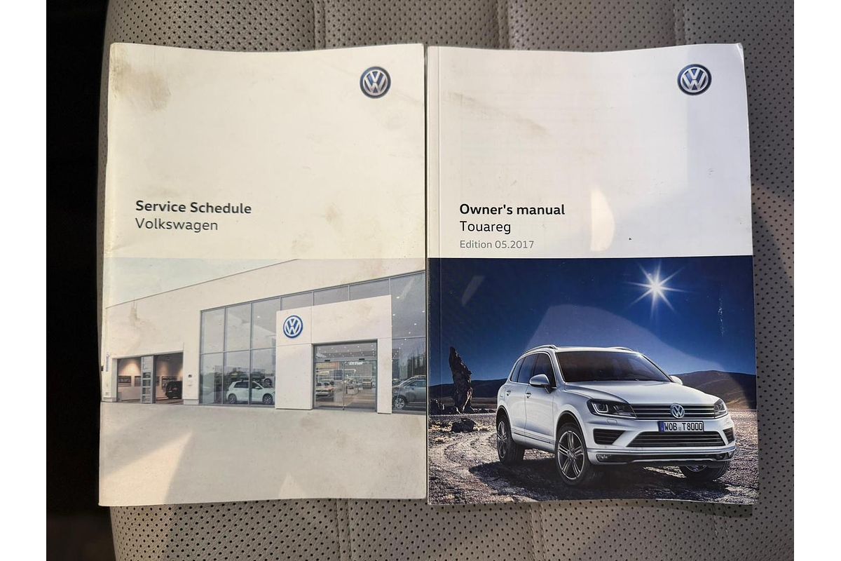 2017 Volkswagen Touareg Monochrome 7P