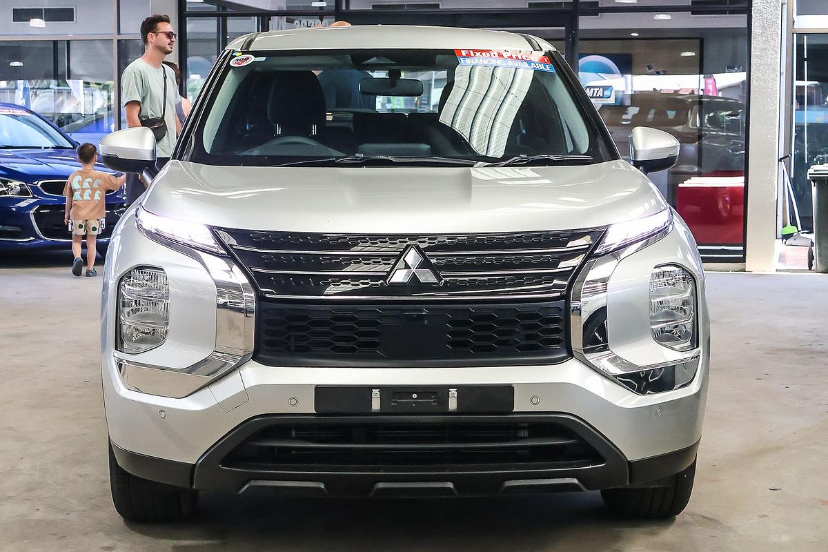 2024 Mitsubishi Outlander ES ZM