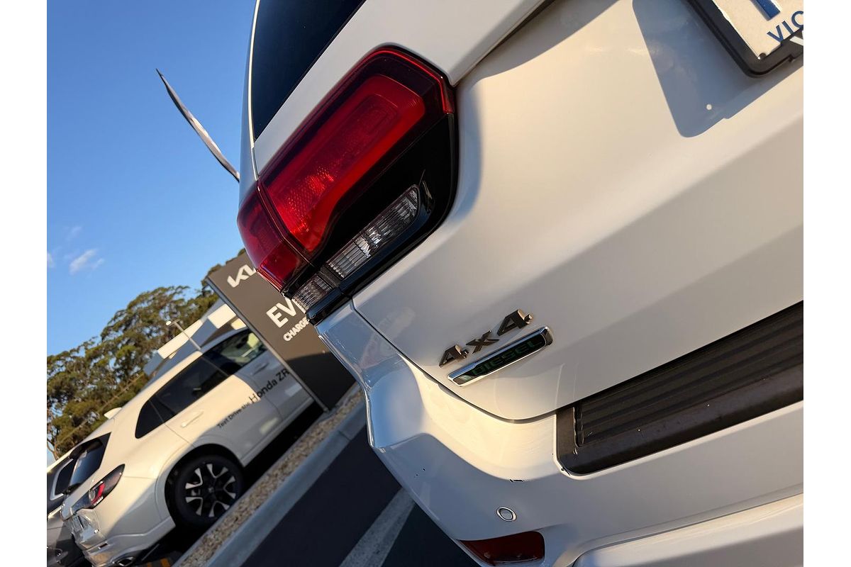 2016 Jeep Grand Cherokee 75th Anniversary WK