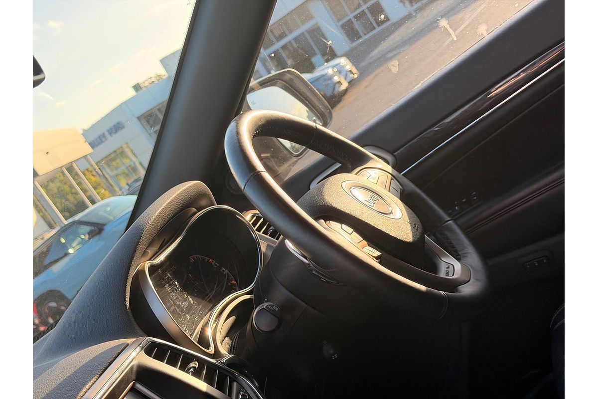 2016 Jeep Grand Cherokee 75th Anniversary WK