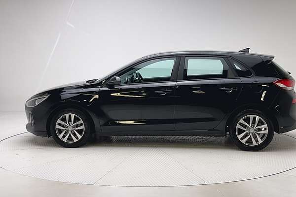 2017 Hyundai i30 Active PD thumb-4