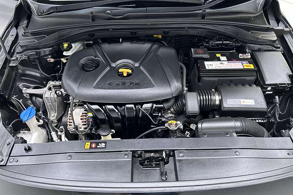 2017 Hyundai i30 Active PD thumb-10