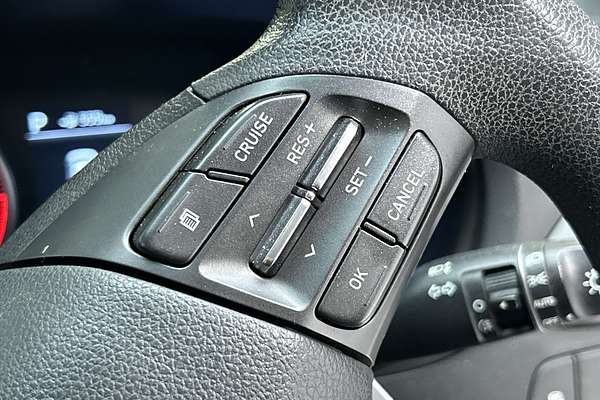 2017 Hyundai i30 Active PD thumb-17