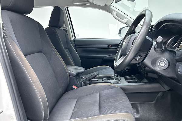2021 Toyota Hilux SR GUN126R 4X4 thumb-11