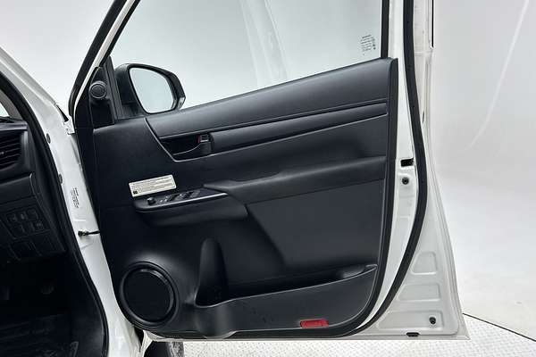 2021 Toyota Hilux SR GUN126R 4X4 thumb-17