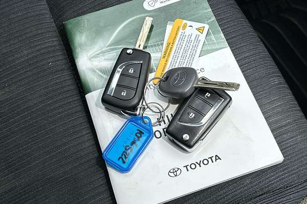 2021 Toyota Hilux SR GUN126R 4X4 thumb-21