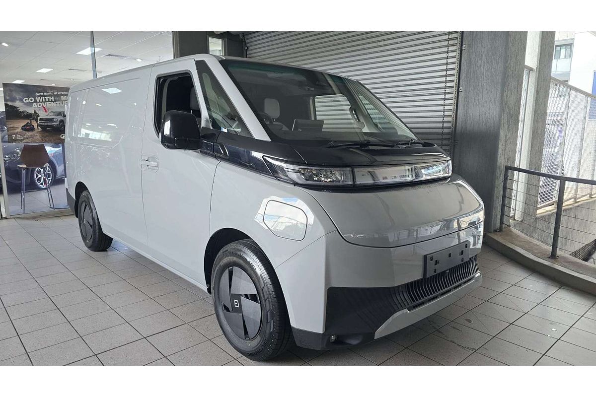 Super Van 5m, SWB, FWD, 83kWh, H1980