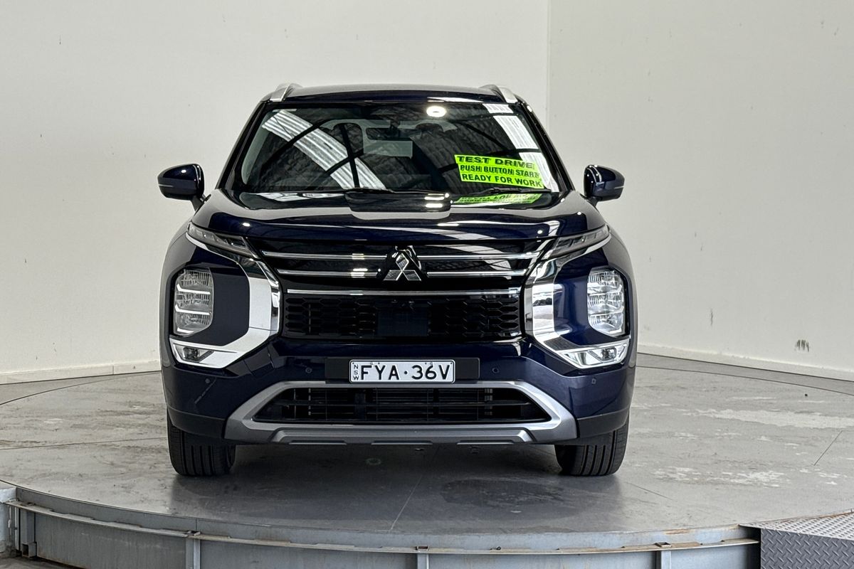 2025 Mitsubishi Outlander LS ZM