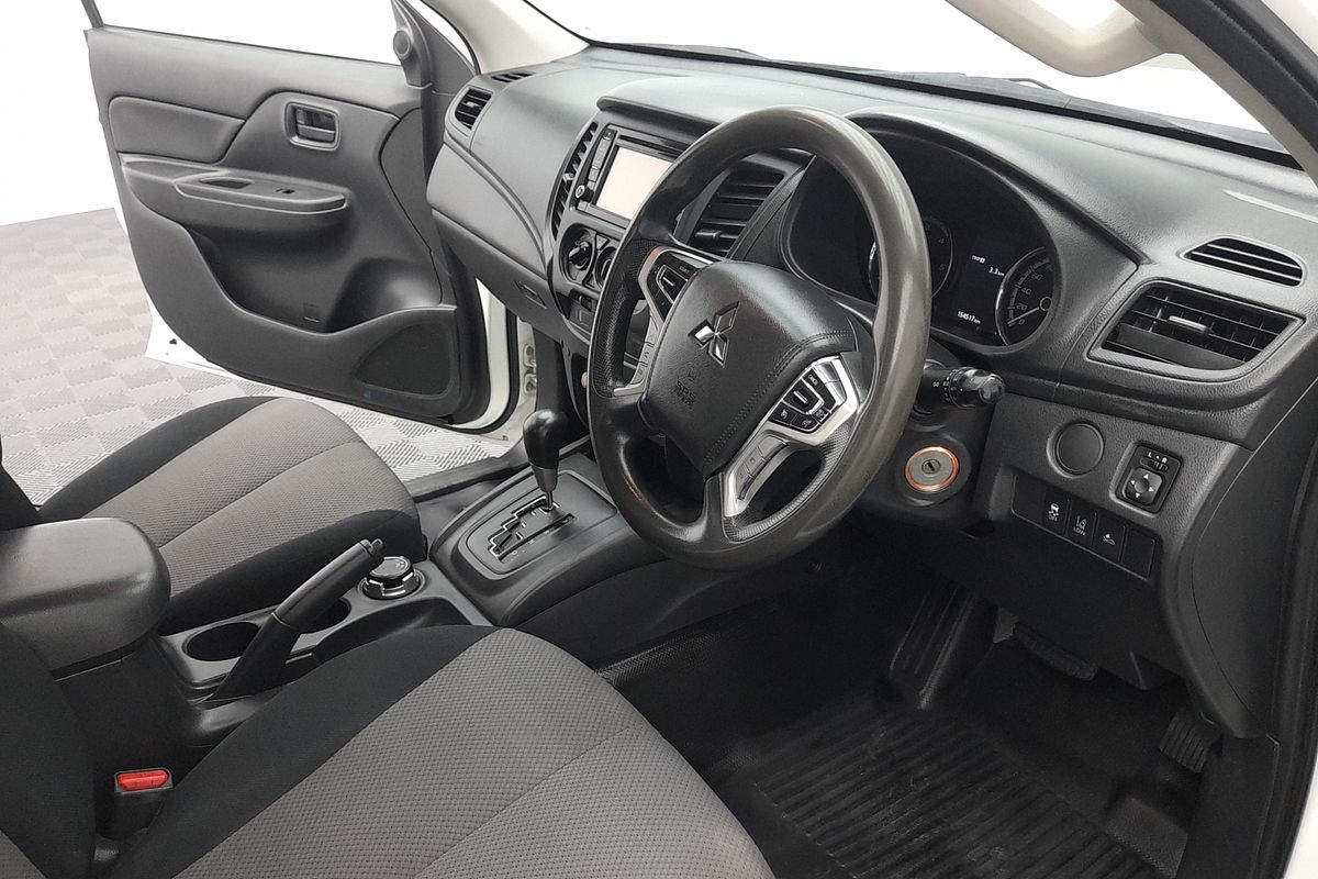 2022 Mitsubishi Triton GLX MR 4X4