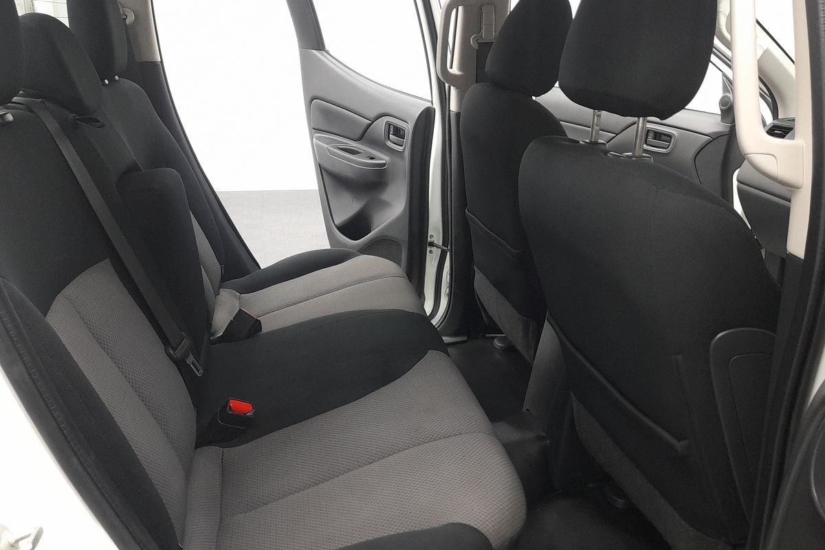 2022 Mitsubishi Triton GLX MR 4X4