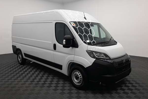 2025 Peugeot Boxer Pro X250 LWB Mid Roof