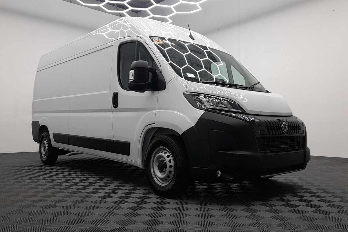 2025 Peugeot Boxer Pro X250 LWB Mid Roof