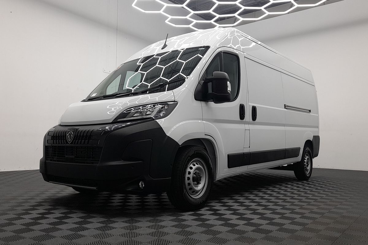 2025 Peugeot Boxer Pro X250 LWB Mid Roof