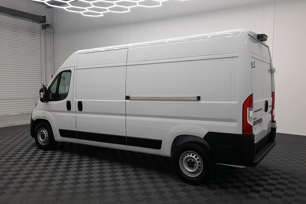2025 Peugeot Boxer Pro X250 LWB Mid Roof
