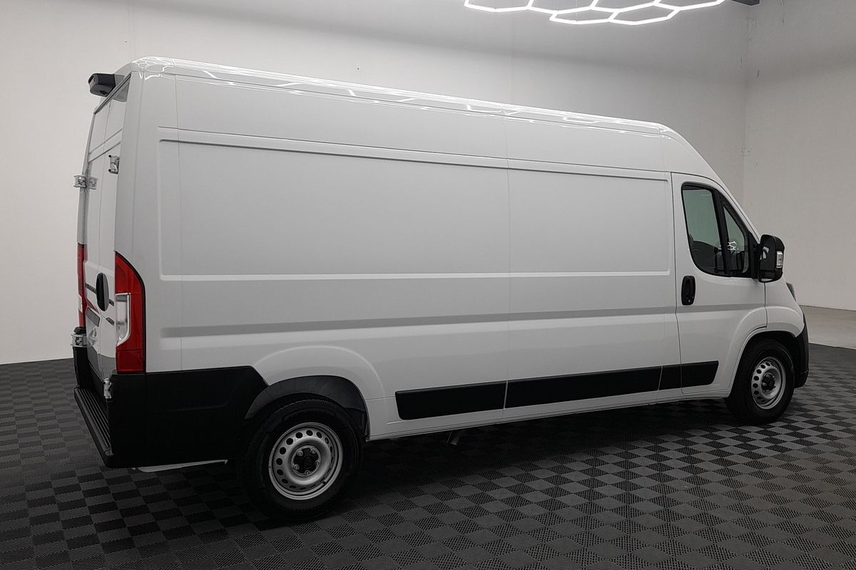 2025 Peugeot Boxer Pro X250 LWB Mid Roof