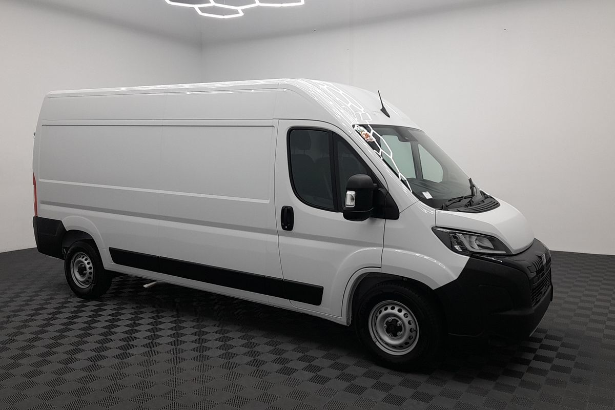 2025 Peugeot Boxer Pro X250 LWB Mid Roof